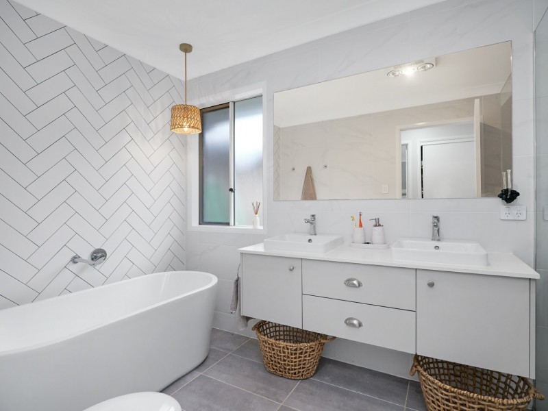 124 Sunningdale Cct, Medowie NSW 2318