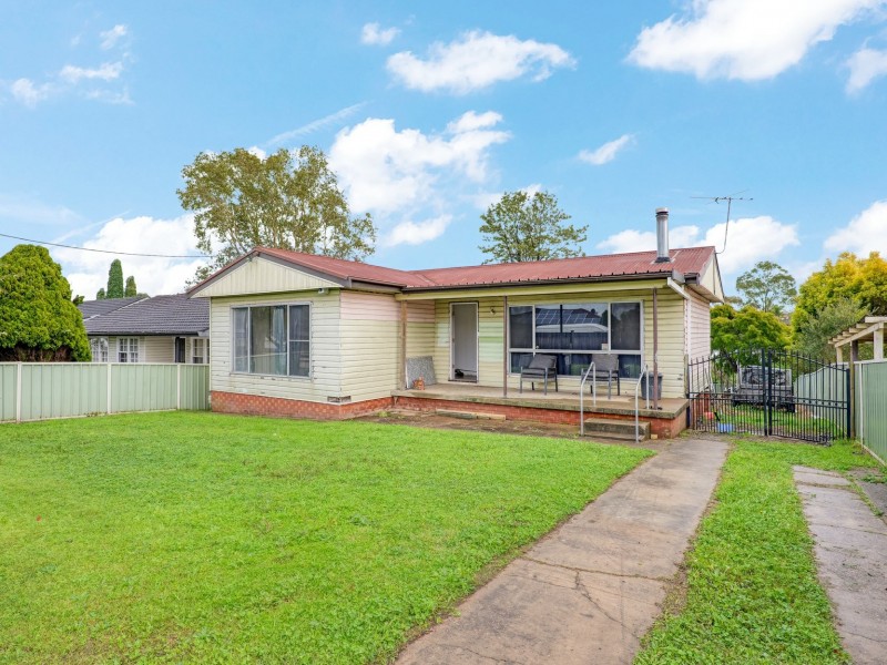 49 Wollombi Rd, Rutherford NSW 2320