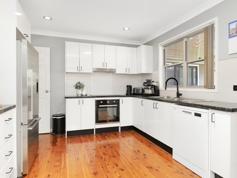 8 Silver Wattle Drive, Medowie NSW 2318