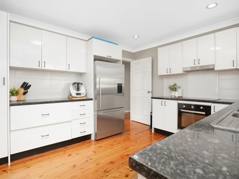 8 Silver Wattle Drive, Medowie NSW 2318