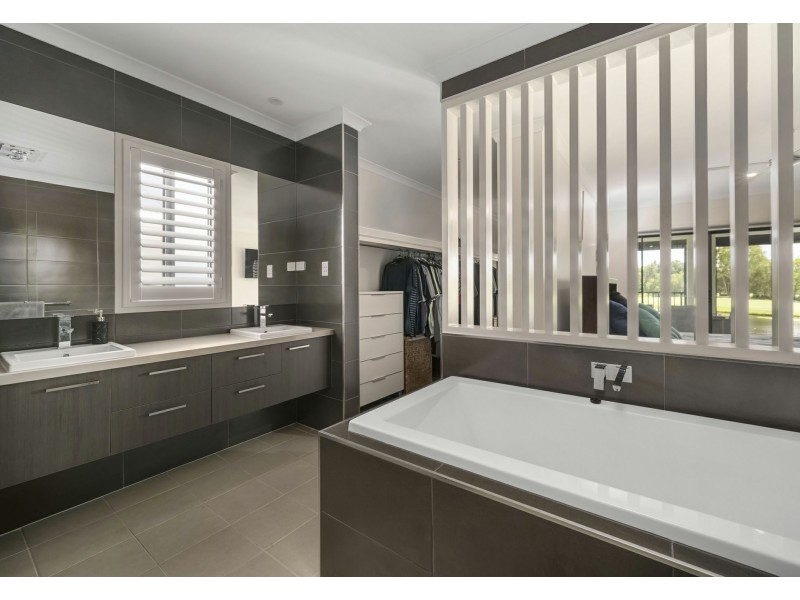 110 Sunningdale Cct, Medowie NSW 2318