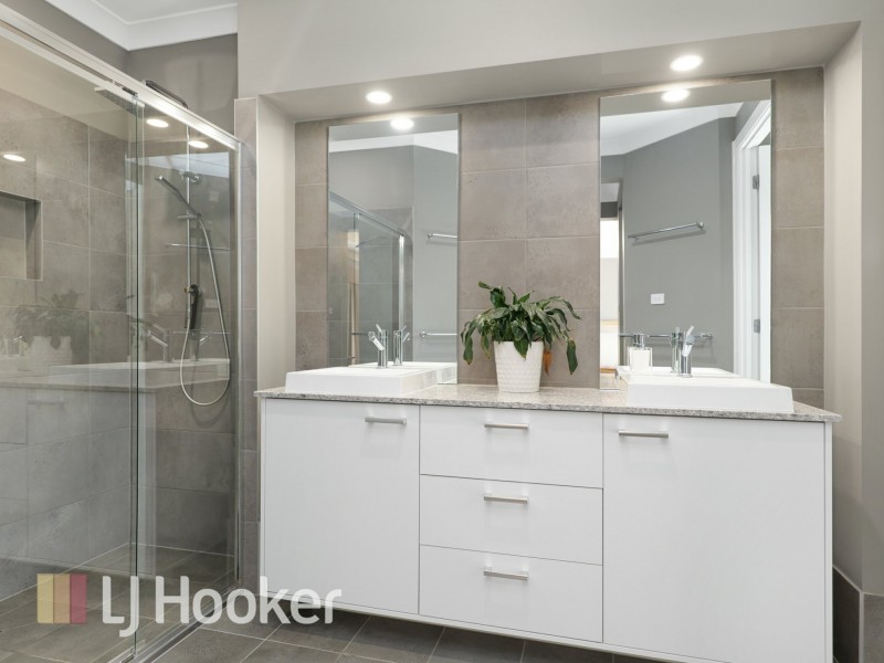 4 Augusta Place, Medowie NSW 2318