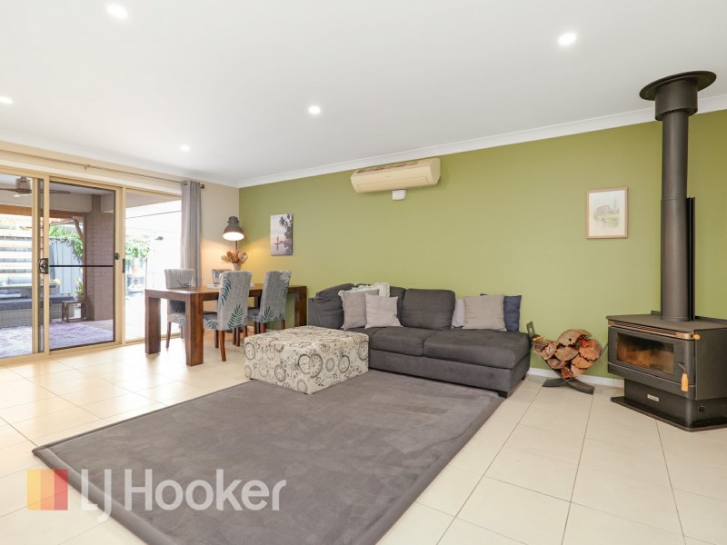 73 Seaside Boulevard, Fern Bay NSW 2295