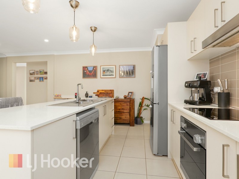 73 Seaside Boulevard, Fern Bay NSW 2295