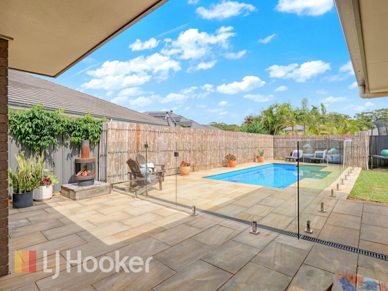 73 Seaside Boulevard, Fern Bay NSW 2295