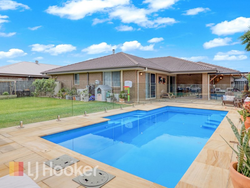 73 Seaside Boulevard, Fern Bay NSW 2295