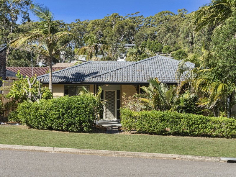 1 The Halyard, Corlette NSW 2315