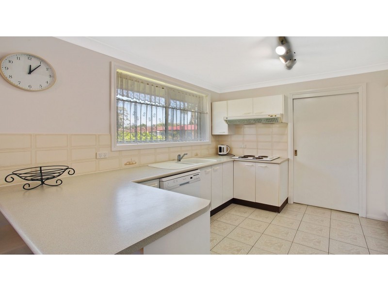 1/2 Edward Street, Shoal Bay NSW 2315