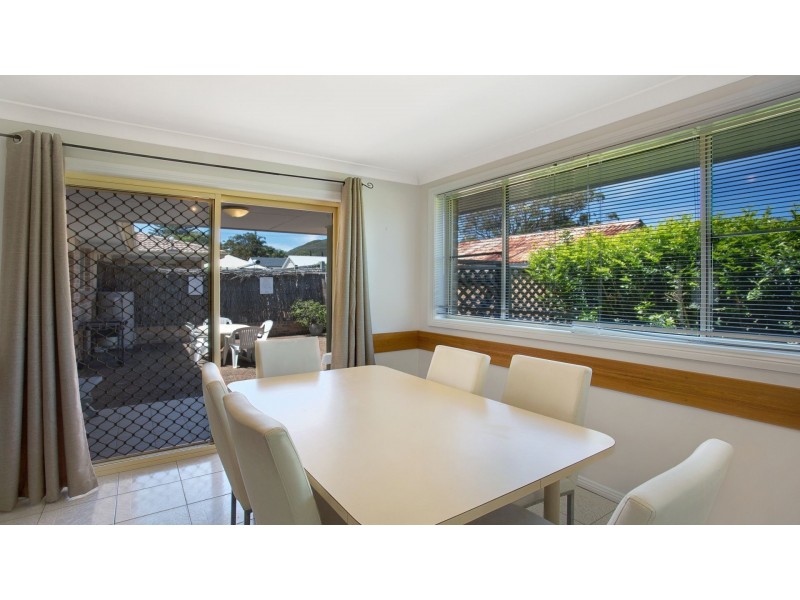 1/2 Edward Street, Shoal Bay NSW 2315