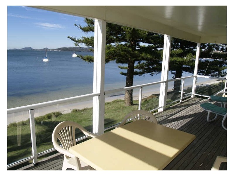 6 Seaview Crescent, Salamander Bay NSW 2317