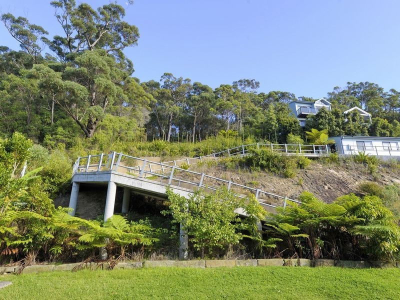 7 Tareebin Road, Nelson Bay NSW 2315