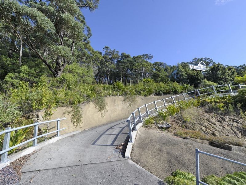 7 Tareebin Road, Nelson Bay NSW 2315