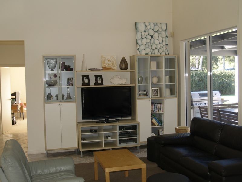 11 Casuarina Close, One Mile NSW 2316