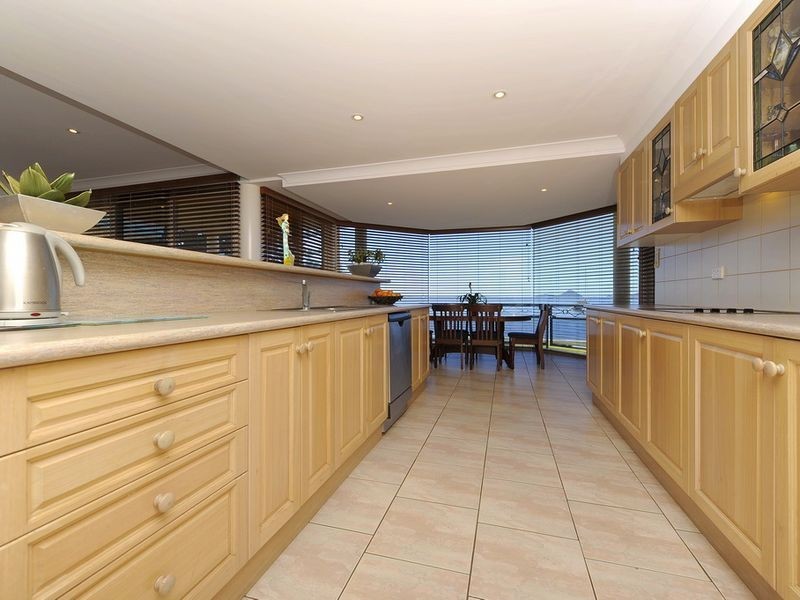 2 Seaview Crescent, Salamander Bay NSW 2317