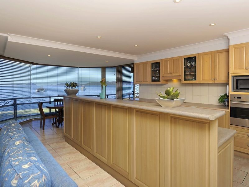 2 Seaview Crescent, Salamander Bay NSW 2317