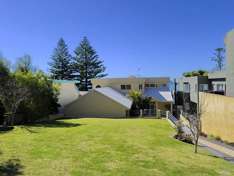2 Seaview Crescent, Salamander Bay NSW 2317