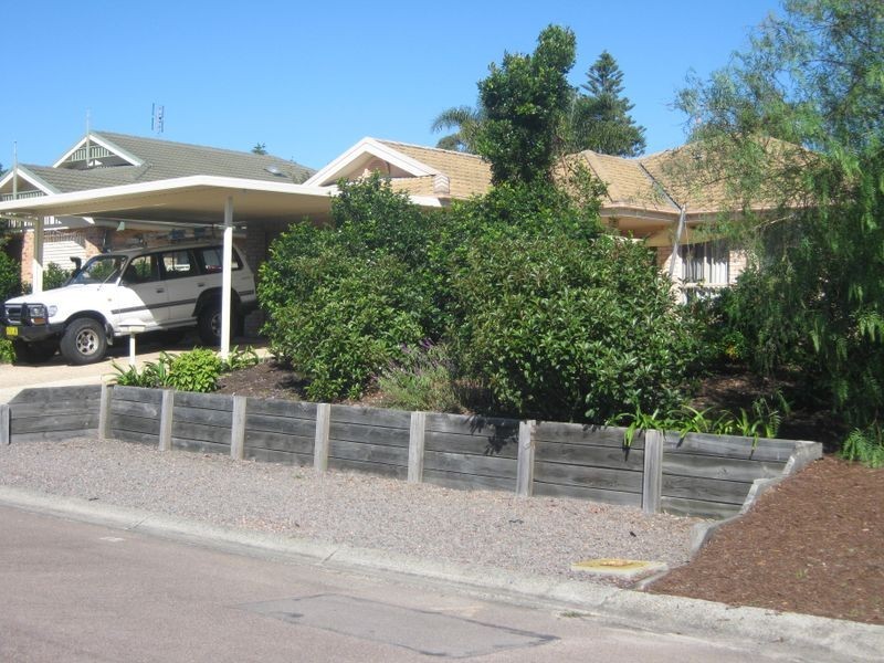 4 Harris Street, Anna Bay NSW 2316