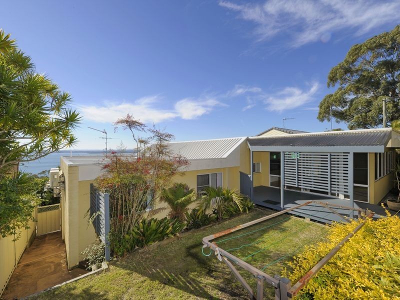 17 Wallawa Road, Nelson Bay NSW 2315