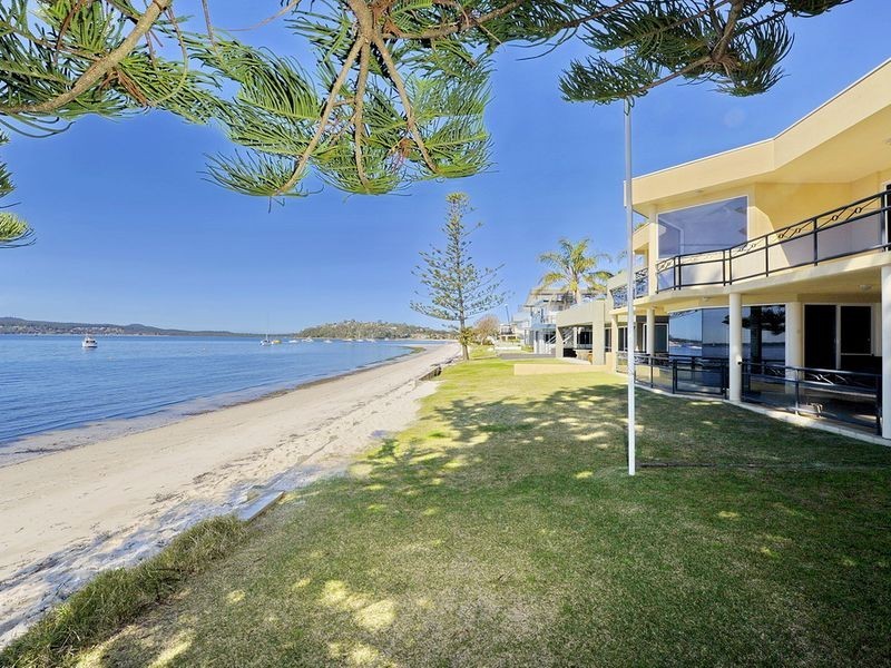 2 Seaview Crescent, Salamander Bay NSW 2317