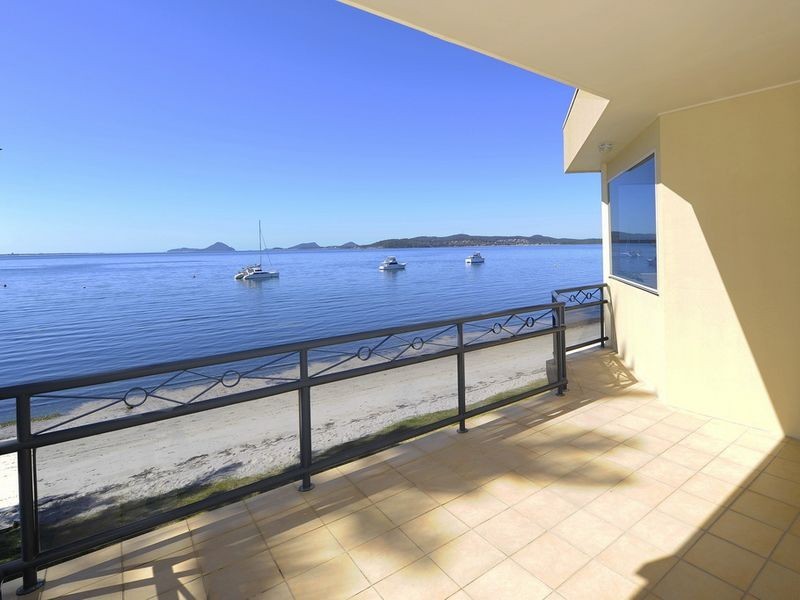2 Seaview Crescent, Salamander Bay NSW 2317