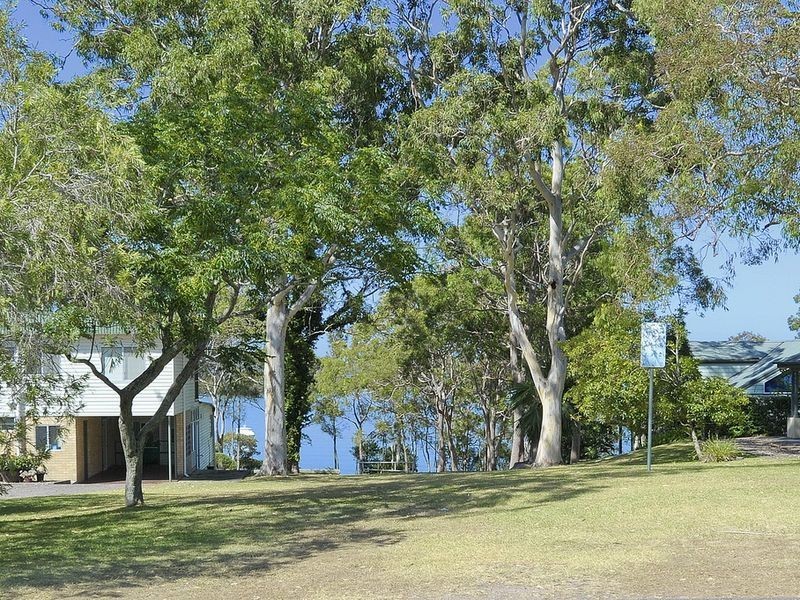 26 Kent Gardens, Soldiers Point NSW 2317
