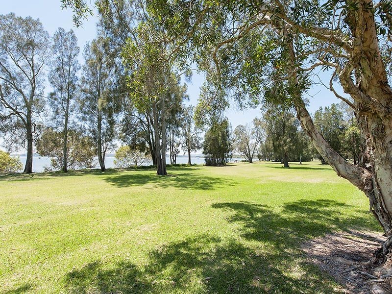85 Cook Parade, Lemon Tree Passage NSW 2319