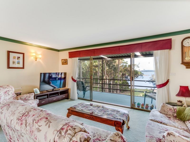 13 Kent Gardens, Soldiers Point NSW 2317