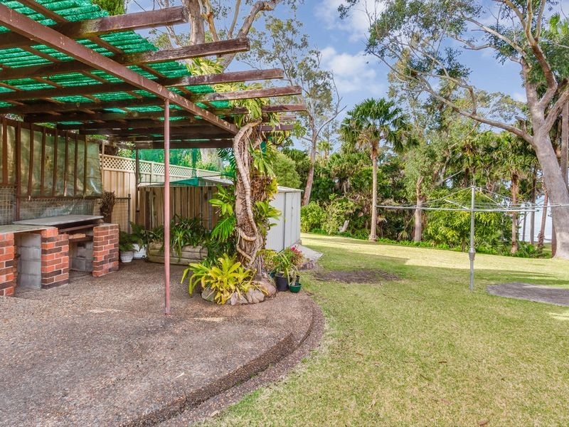 13 Kent Gardens, Soldiers Point NSW 2317