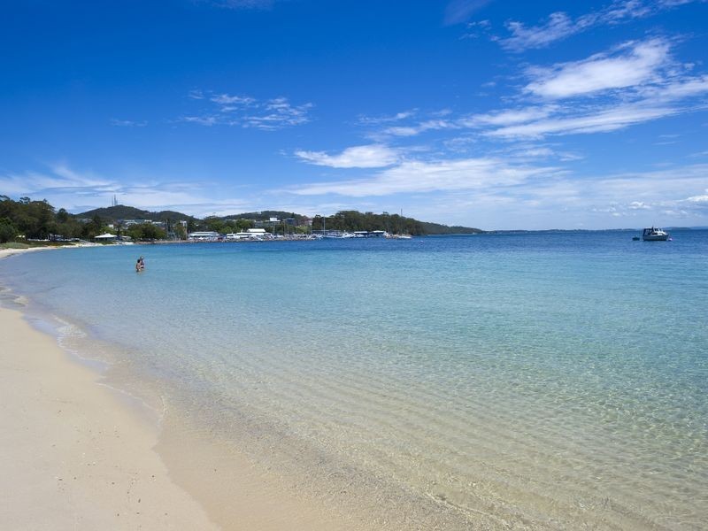 9/15 “Bayview Towers” Victoria Prd, Nelson Bay NSW 2315 LJ Hooker