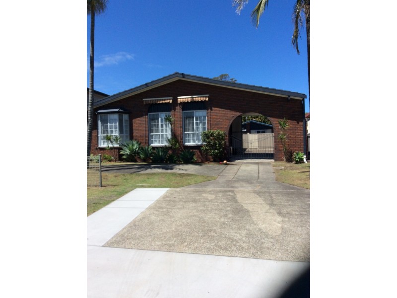 17 Rigney Street, Shoal Bay NSW 2315