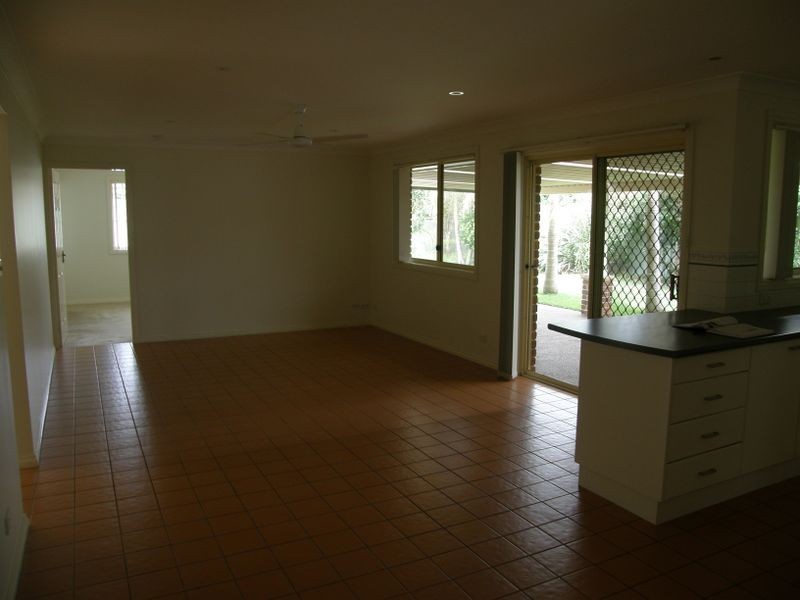 10 LEGANA AVENUE, Fingal Bay NSW 2315