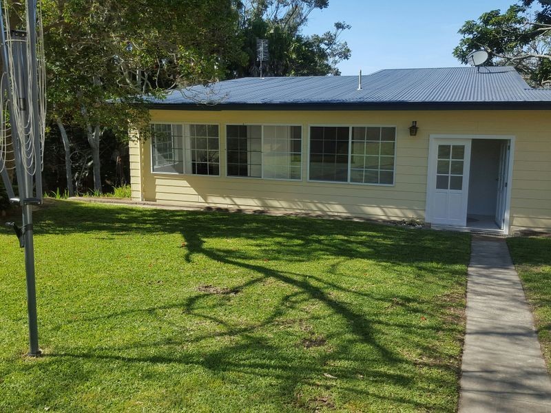 15 Kent Gardens, Soldiers Point NSW 2317