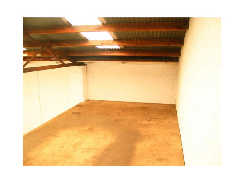 16 Flora Street, Kirrawee NSW 2232