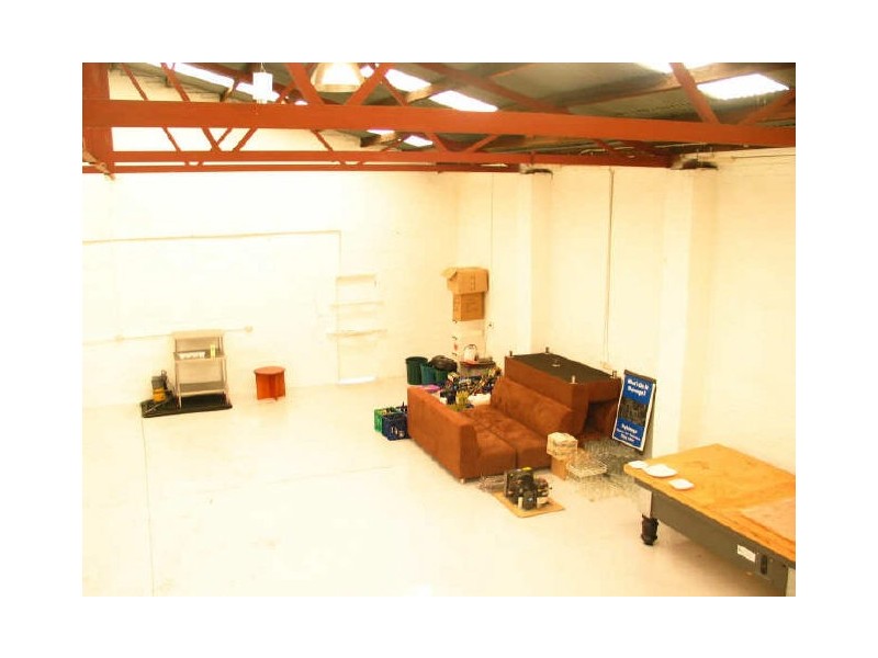 16 Flora Street, Kirrawee NSW 2232