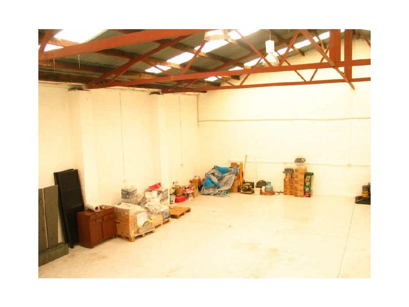 16 Flora Street, Kirrawee NSW 2232