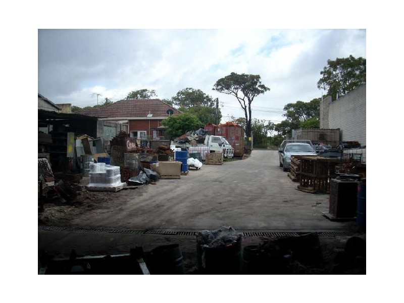 30 Flora Street, Kirrawee NSW 2232