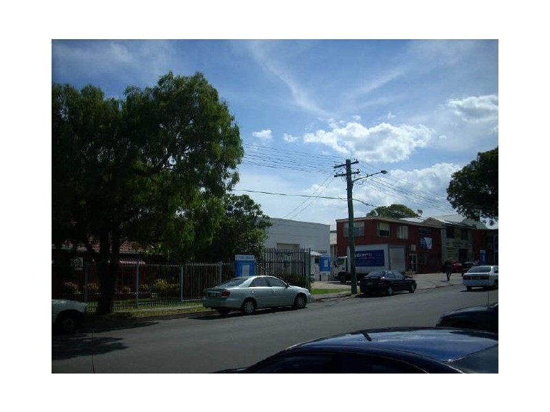 32 Flora Street, Kirrawee NSW 2232