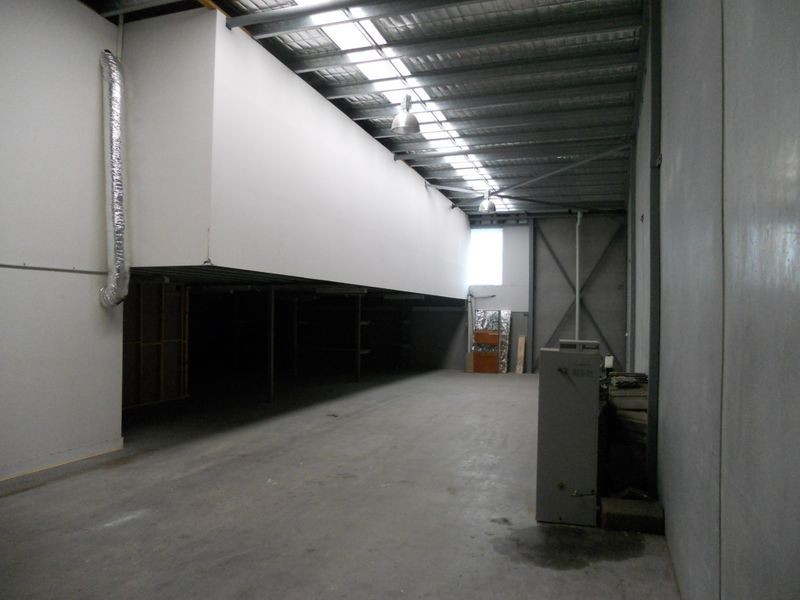 2/2 Ethell Road, Kirrawee NSW 2232