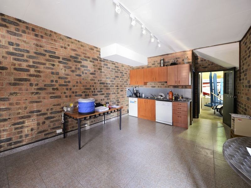 1/206 Box Road, Miranda NSW 2228