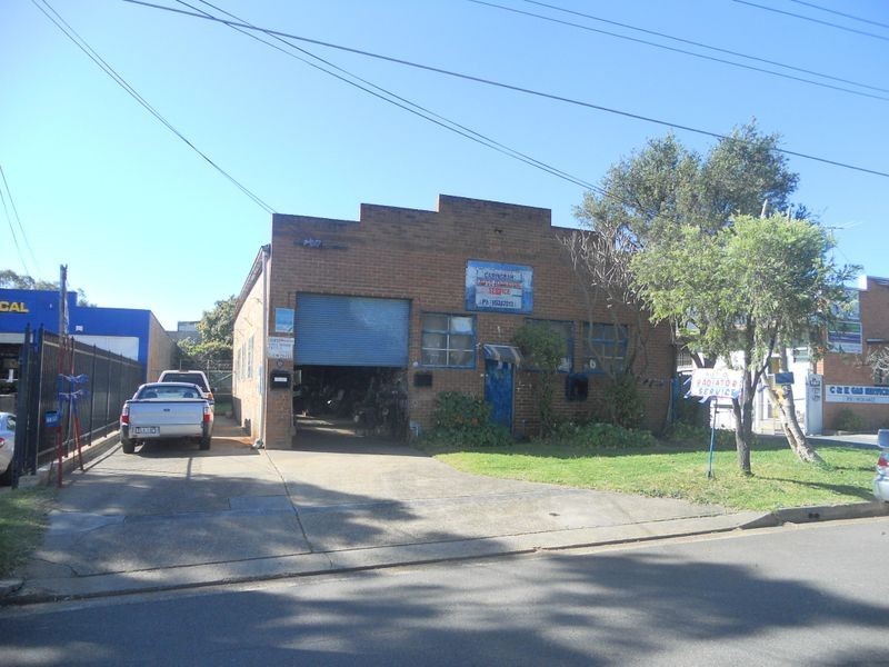 18 Woodfield Boulevarde, Caringbah NSW 2229