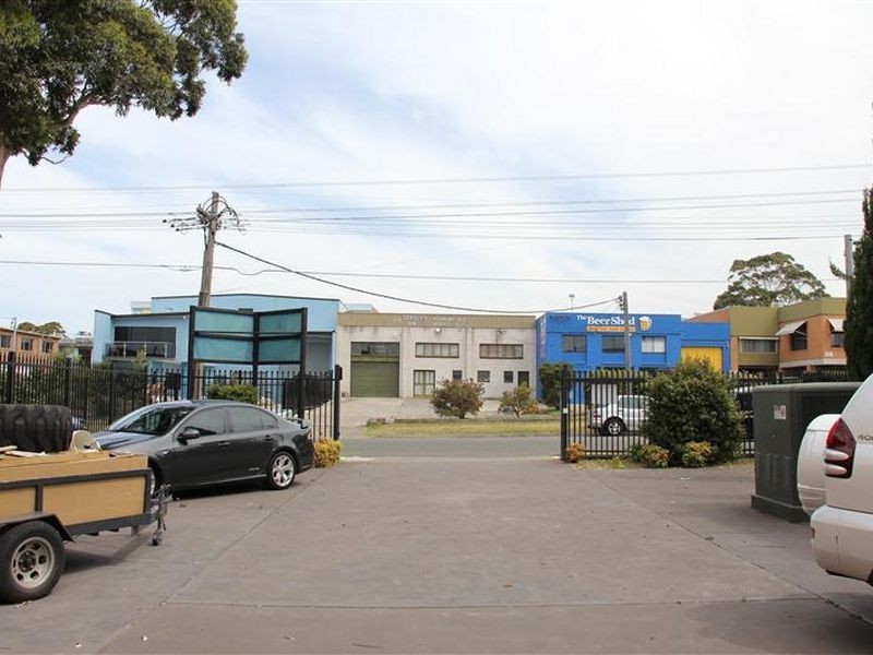 19 Monro Ave, Kirrawee NSW 2232