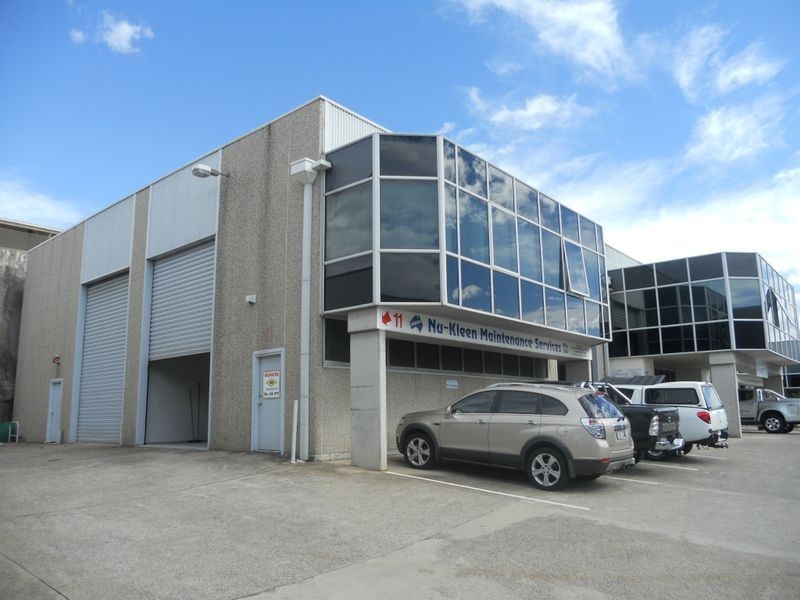 11/10 Yalgar Road, Kirrawee NSW 2232