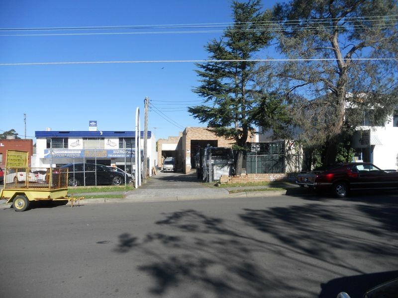 16 Flora Street, Kirrawee NSW 2232