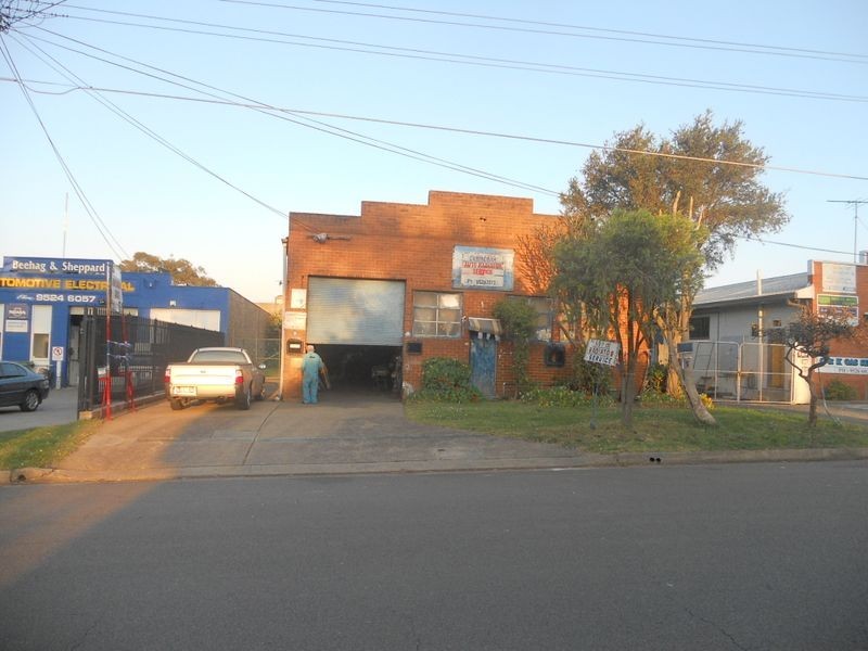 18 Woodfield Boulevarde, Caringbah NSW 2229