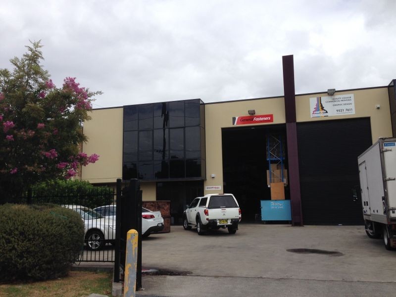 2/21-23 Marshall Road, Kirrawee NSW 2232