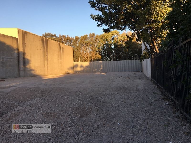 33 Mangrove Lane, Taren Point NSW 2229