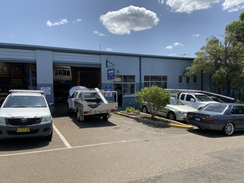 4, 429 The Boulevarde, Kirrawee NSW 2232