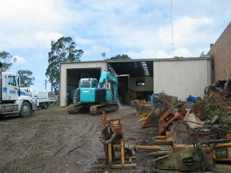 17 Burns Road, Heathcote NSW 2233