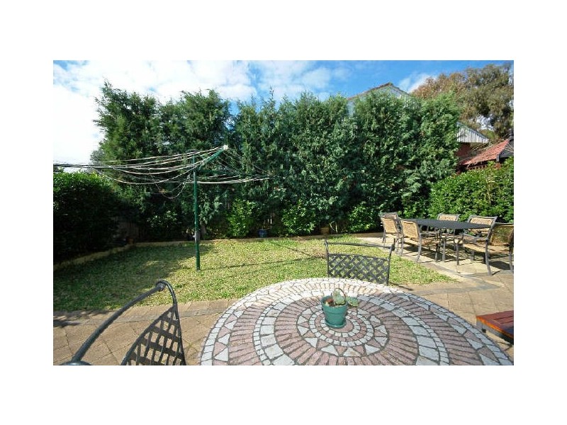 8 Atkins Avenue, Russell Lea NSW 2046