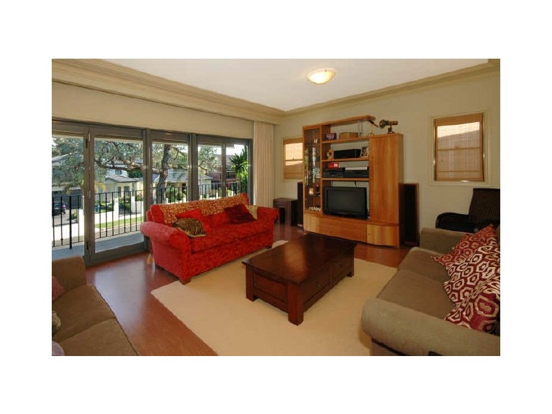 8 Atkins Avenue, Russell Lea NSW 2046